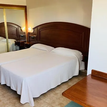 Hotell Tropical 3*