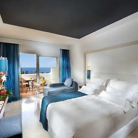 Tropical Hotell